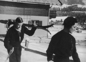 Prins Edward en Wallis Warfield Simpson op een skivakantie, 1936